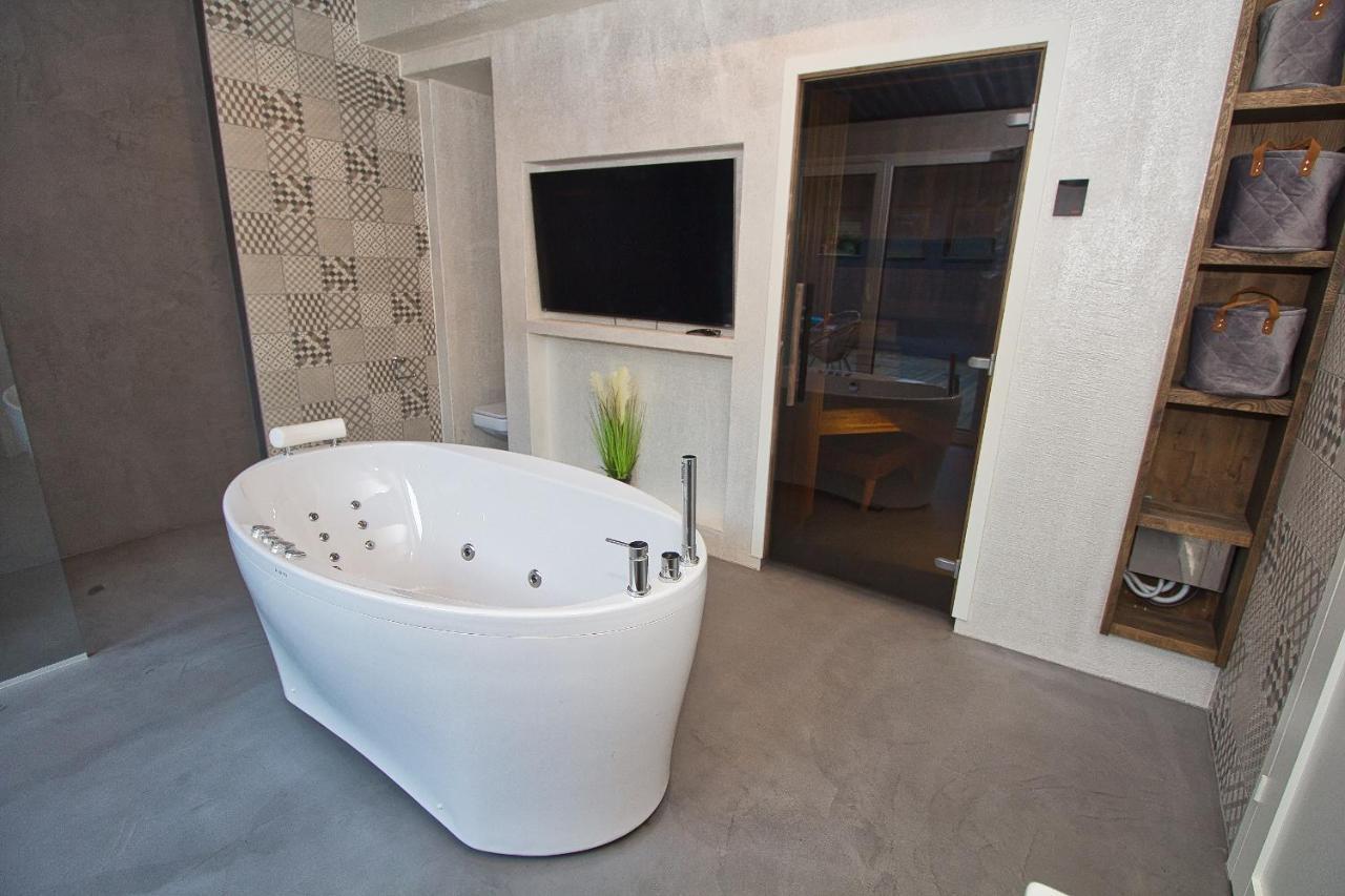 Casa Monkey Paernu With Sauna And Terrace Екстер'єр фото